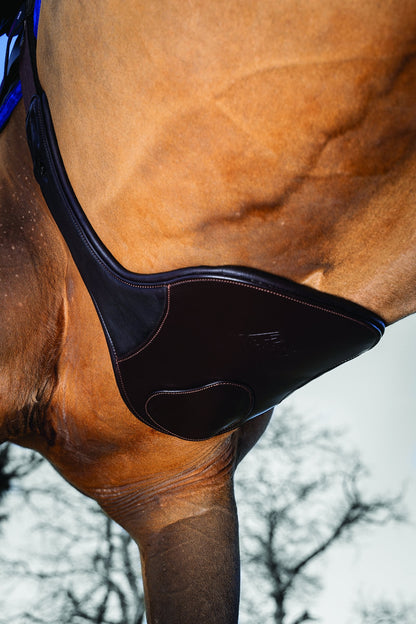 LeMieux Gel-Tek Anatomic Long Stud Girth with Magnet