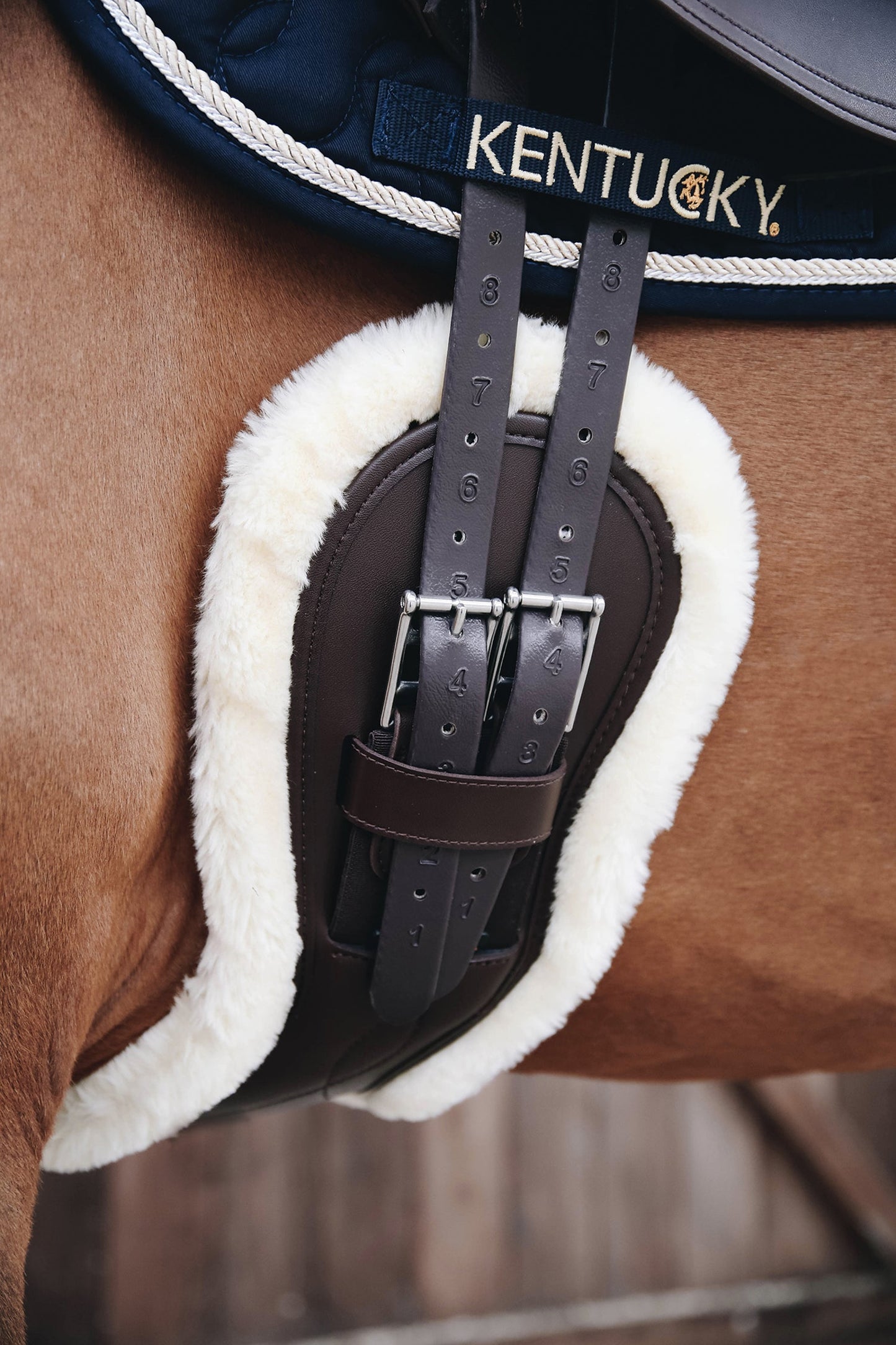 Kentucky Horsewear Vegan Anatomic Sheepskin Short Girth
