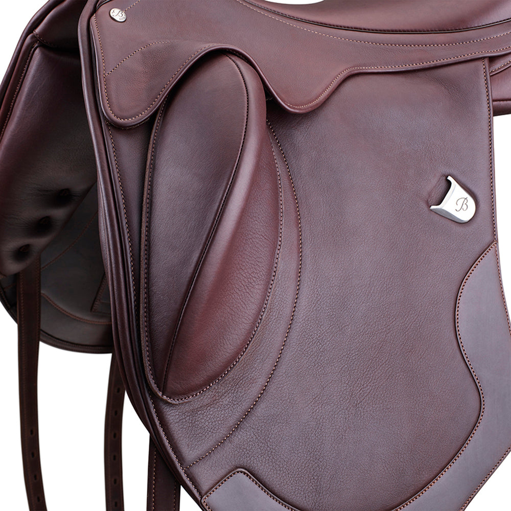 Almost New Bates Artiste Dressage Saddle