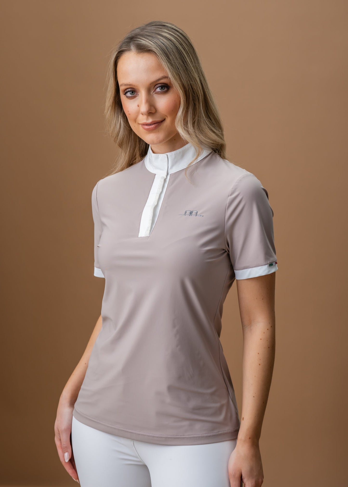 AA Mira Short-Sleeve Show Shirt